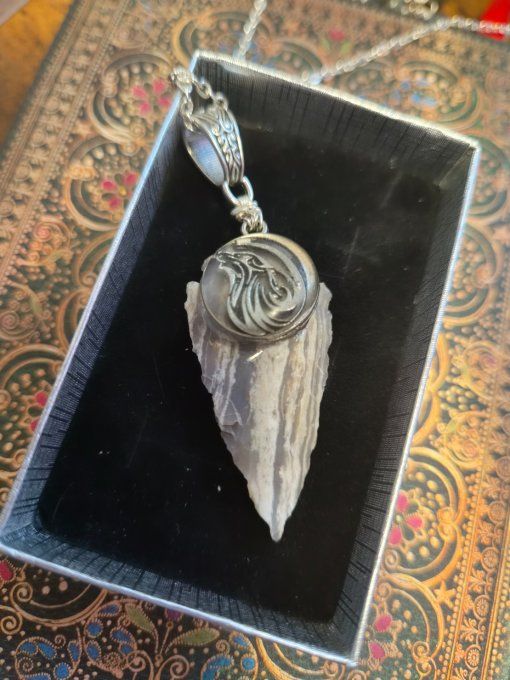 Pendentif silex du loup 