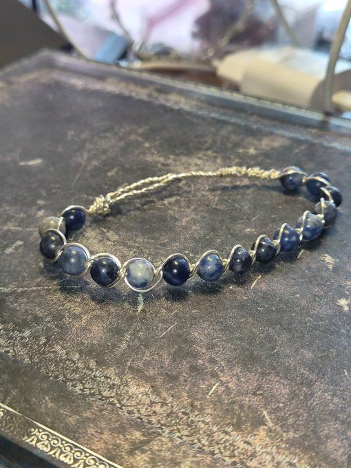 Bracelet En Sodalite – Humilité, Courage Et Communication  