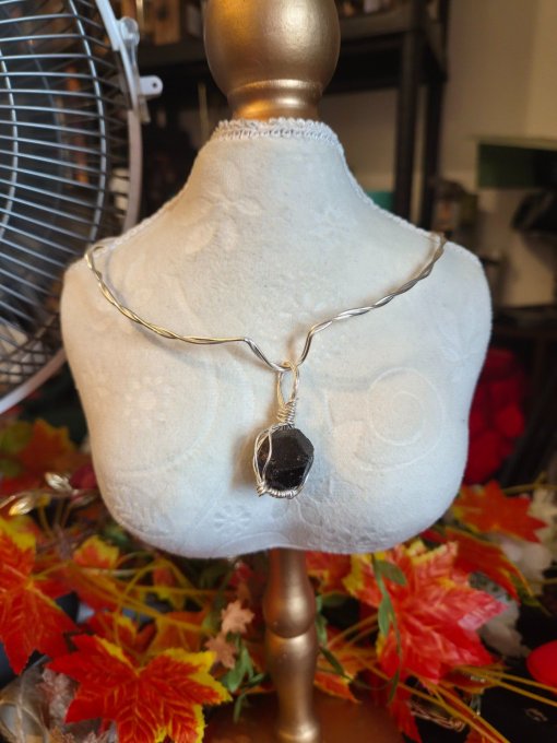 Collier et pendentif Grenat almandin -pierre de vaillance   