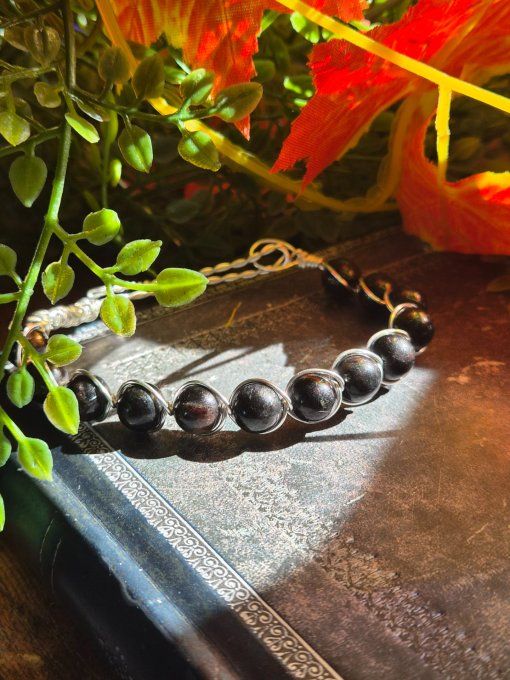 Nuummite✨ La Pierre des Sorciers ✨ bracelet perles 8 mm