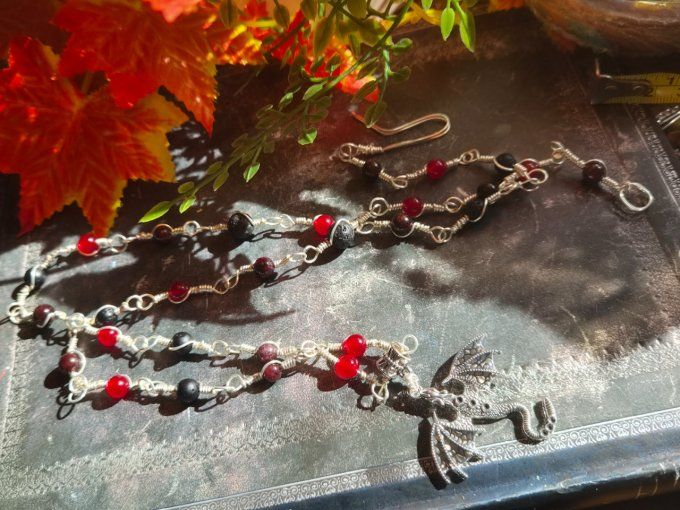 Collier Grenat- Pierre de lave et dragon noir