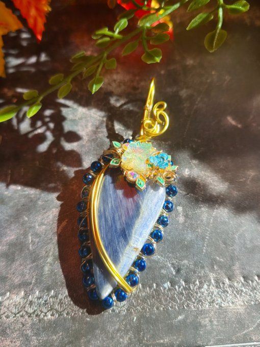 Pendentif camé Cyanite -purification et paix 