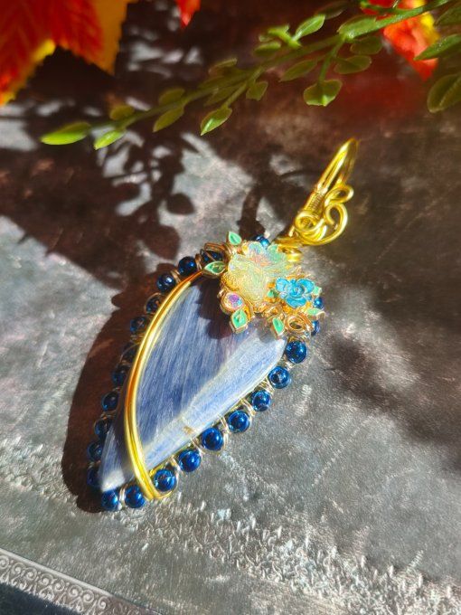 Pendentif camé Cyanite -purification et paix 