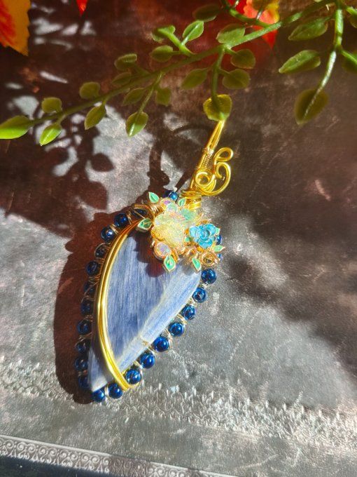 Pendentif camé Cyanite -purification et paix 