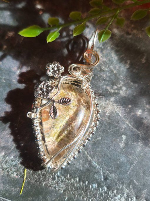 Pendentif Camé Lodolite – Harmonie, Soin & Voyage Intérieur 