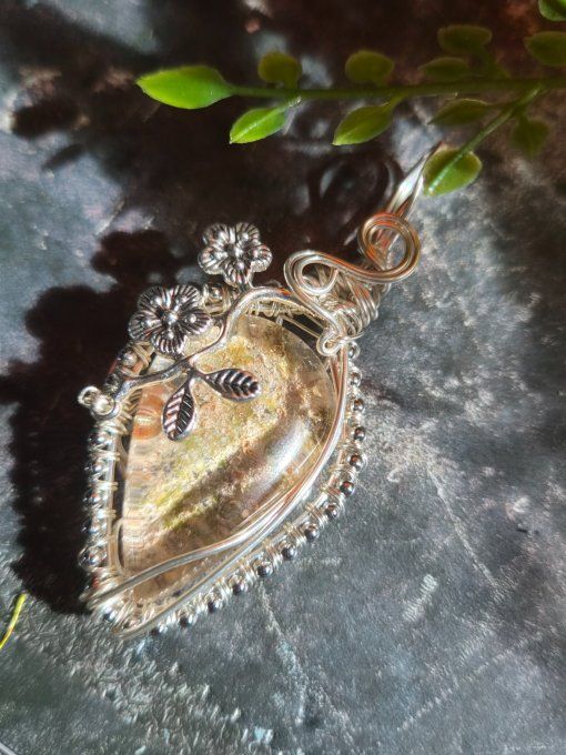 Pendentif Camé Lodolite – Harmonie, Soin & Voyage Intérieur 