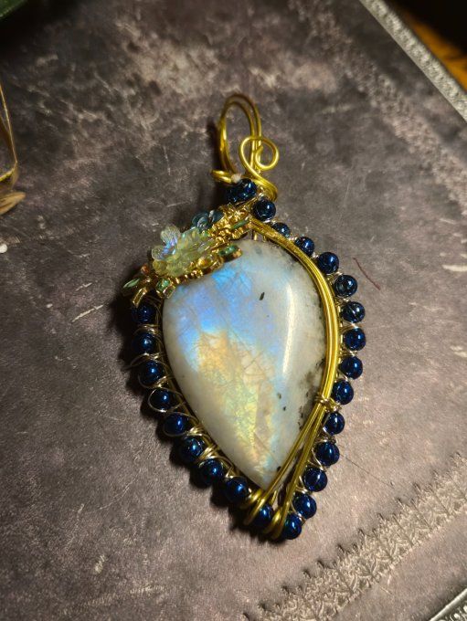 Pendentif camé Péristérite -pierre de lune -Protection,mémoire,confiance 