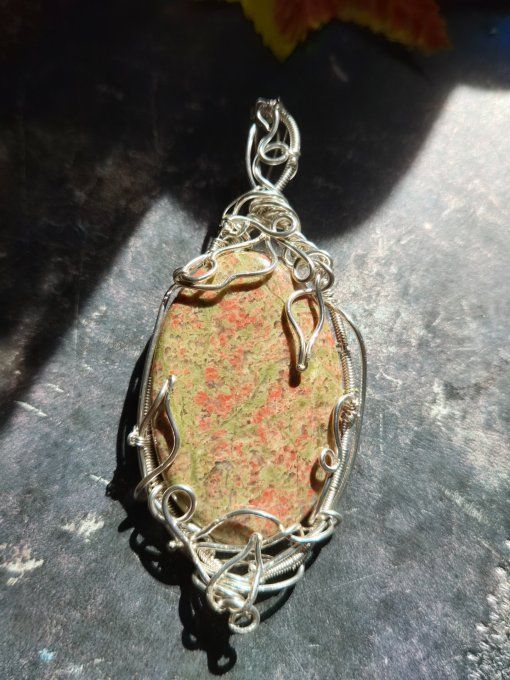 Pendentif Unakite Epine & Ronce– Énergie, Harmonie & Sérénité  .