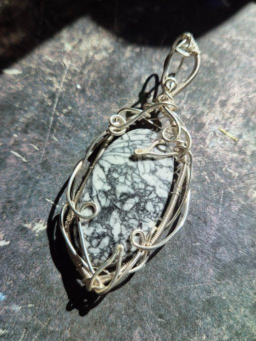 Pendentif Pinolite - Equilibre , force et calme -