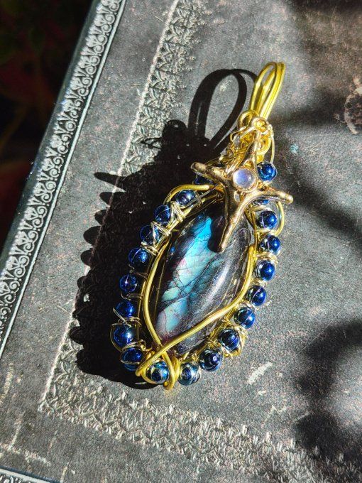 Pendentif Camé Labradorite Bleue – Bijou De Protection Et D’Intuition - moyenne - Copie