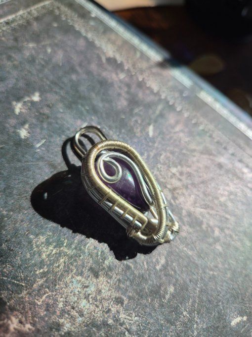 Broche améthyste etoilé - serenité & créativité. 