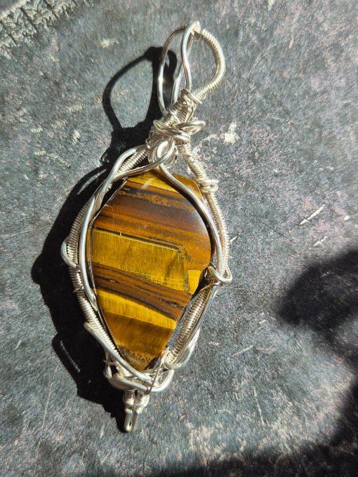 Amulette Oeil de fer ✨Pierre de force et de confiance ✨