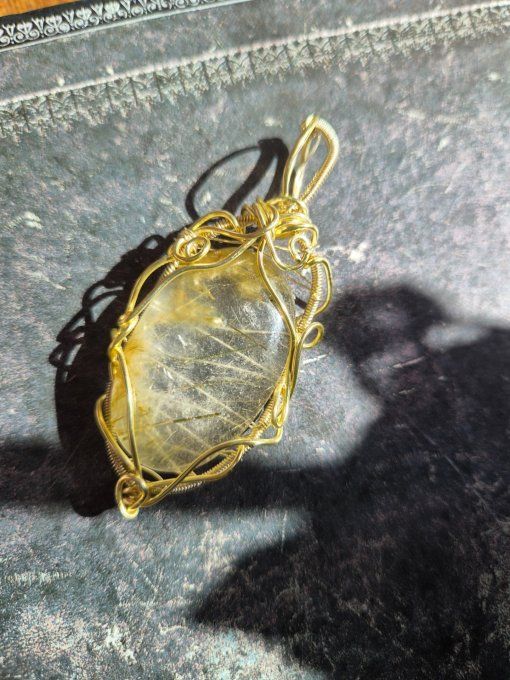 Pendentif Quartz Rutile Or– Confiance Et Joie