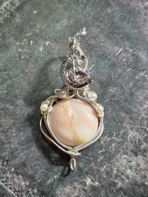 Amulette Opale Rose – Harmonie Émotionnelle & Protection Du Cœur