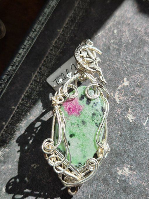 Zoisite Sur rubis ✨❤️ - Amulette titanide