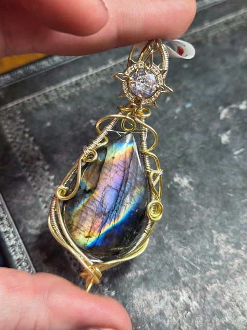 Pendentif labradorite : violet spectrolite