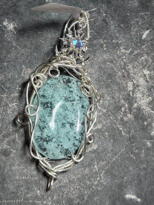 Amulette Quartz a hemimorphite -Soin Émotionnelle, motivation & Estime De Soi