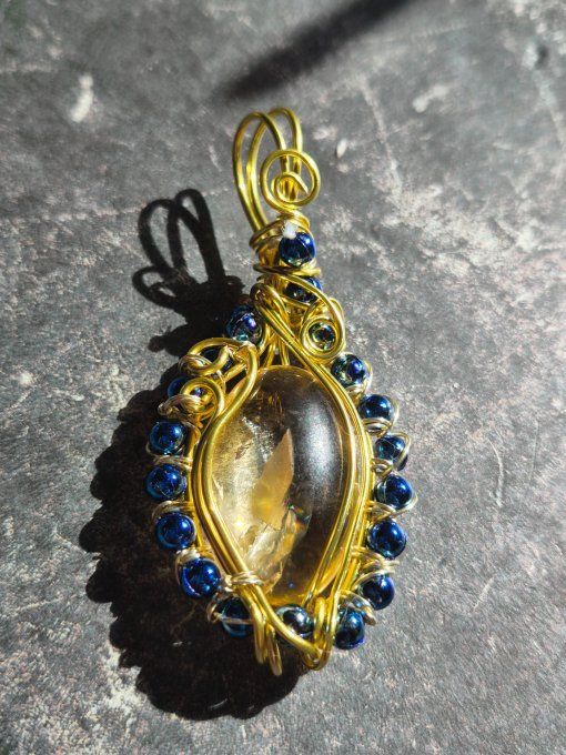 Amulette Citrine Camée -abondance , joie  6 cm