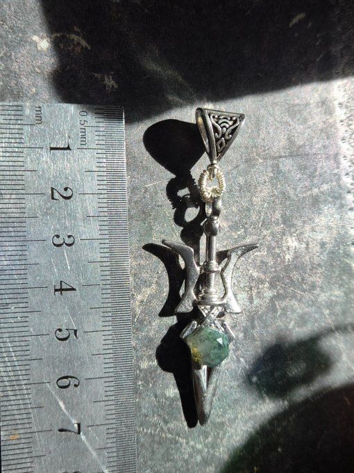 Pendentif epée agate mousse facetté