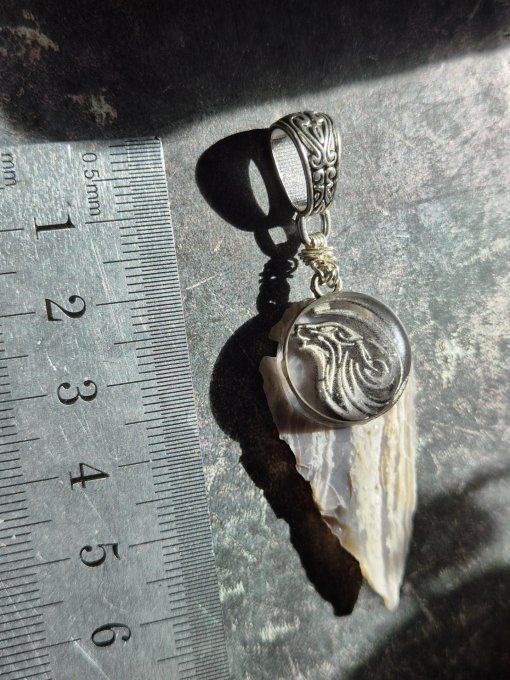 Pendentif silex du loup