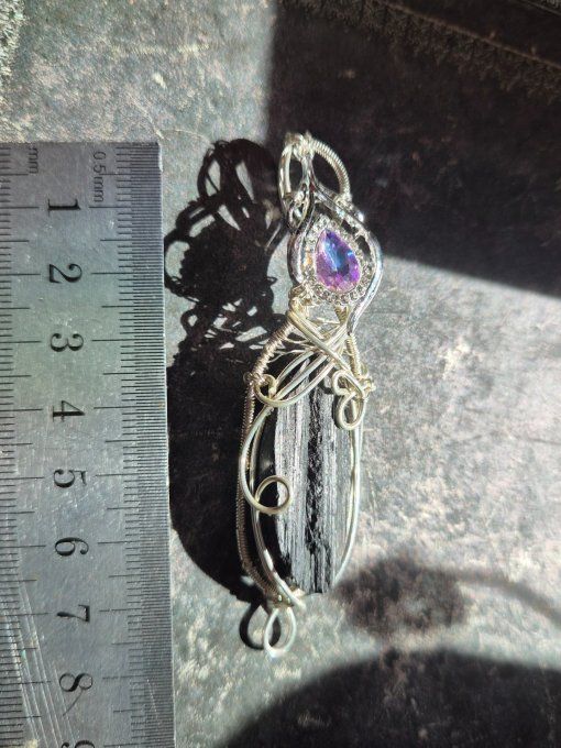 Amulette Tourmaline noir semi brut 