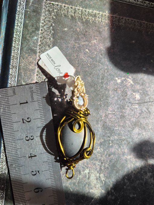 Shungite,  pendentif amulette protecteur bronze coeur cuivre 