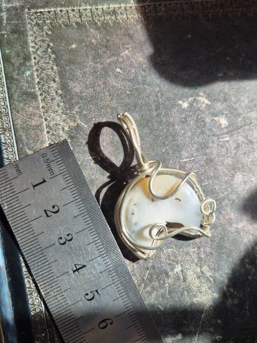 Pendentif Opale dendritique - Merlinite pour Équilibre et Magie