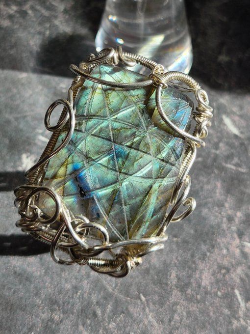 Bague Chevalière labradorite gravé : confiance et protection 30*25mm