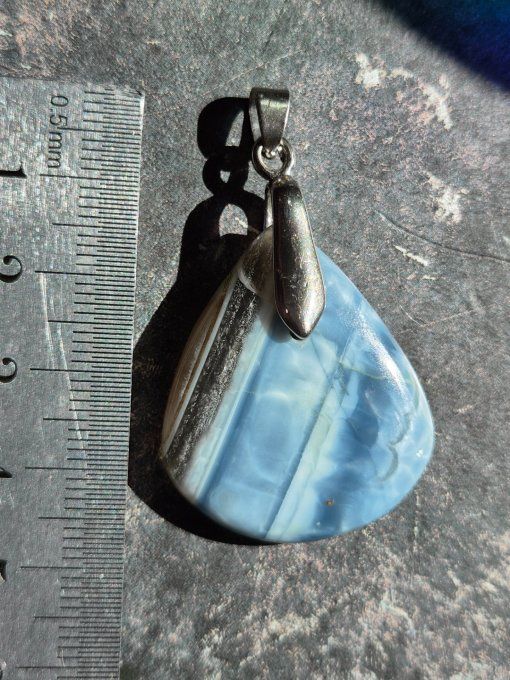 Pendentif percé Opale Bleue Commune – Communication, Libération & Éveil Spirituel  5cm