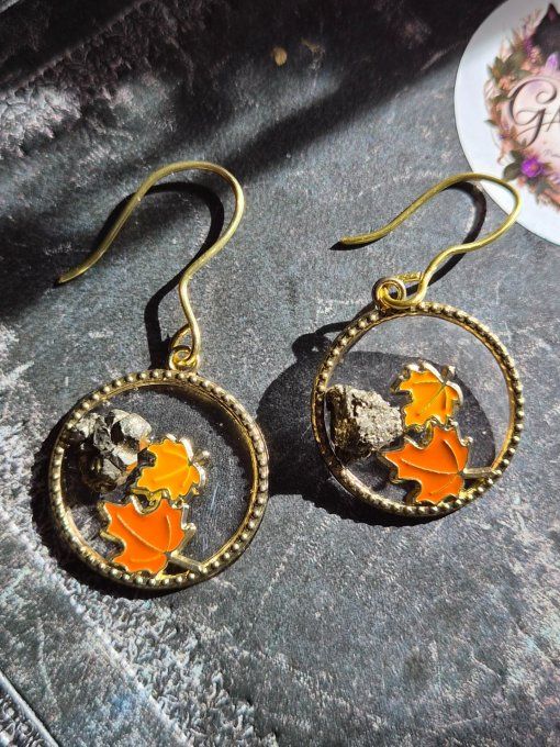 Boucle d'oreille Pyrite brut .abondance et joie