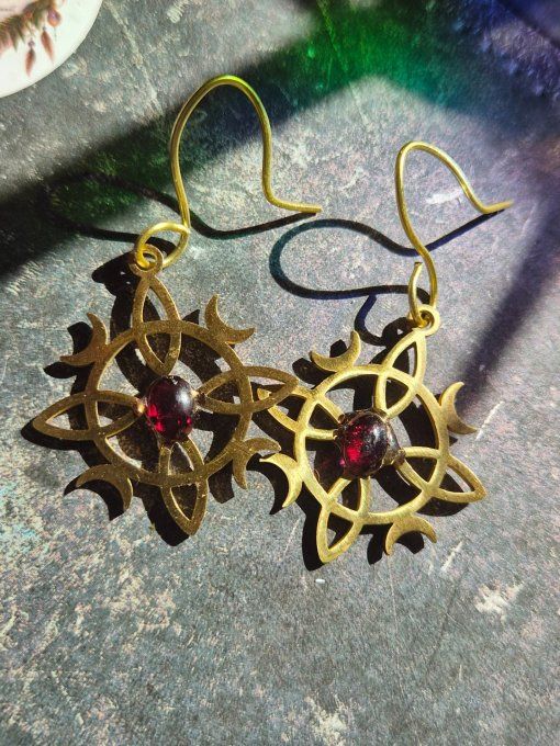 Boucle d’oreille  Grenat rhodolite : amour ,passion. 