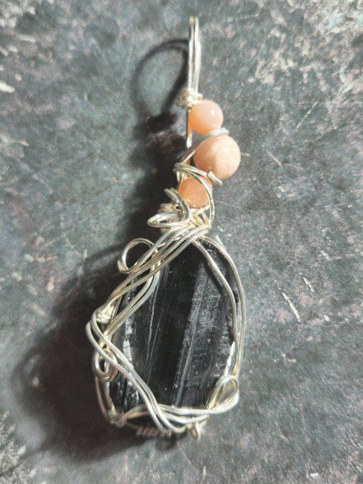Amulette Myria – Pierre de Soleil & Tourmaline Noire | Joie et Ancrage