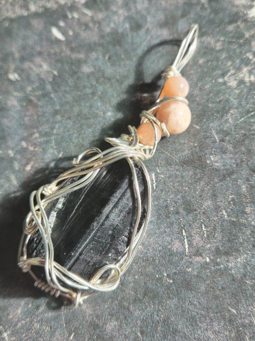 Amulette Myria porte-bonheur en pierre naturelle. Attire bonheur, énergie et chance.
