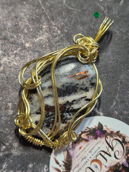 Pendentif amulette en Astrophyllite- Pierre de Libération Émotionnelle & Équilibre Spirituel