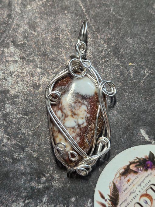 Pendentif Wild Horse – Magnésite Aux Vertus Apaisantes   