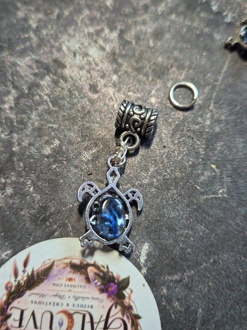 Collier tortue Cyanite -purification et paix  .