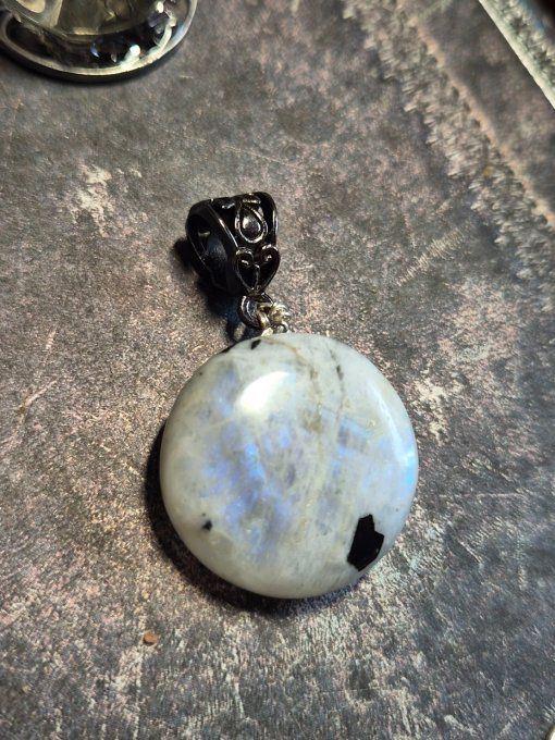 Pendentif Péristérite -pierre de lune : protection et concentration  .