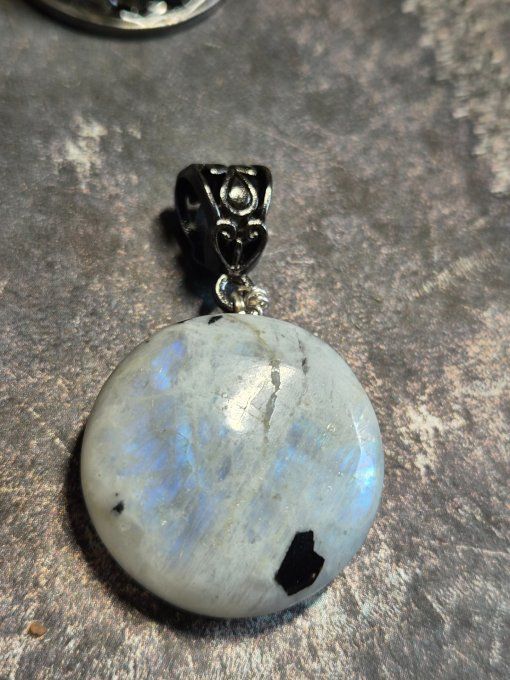 Pendentif Péristérite -pierre de lune : protection et concentration  .