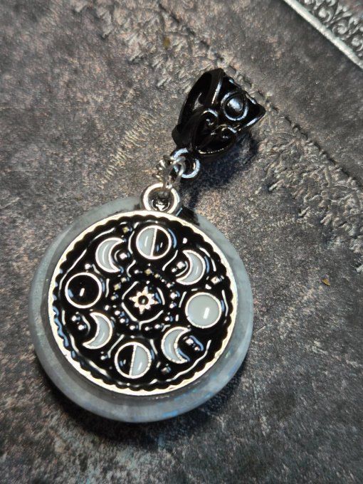 Pendentif Péristérite -pierre de lune : protection et concentration  .