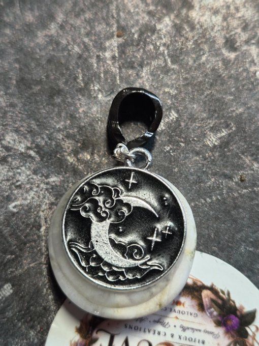 Pendentif Manganocalcite : amour de soi et indépendance  - Copie