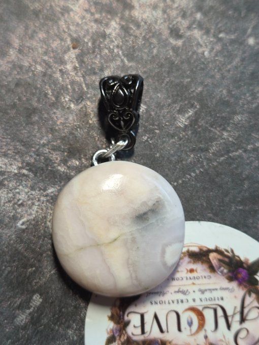 Pendentif Manganocalcite : amour de soi et indépendance  - Copie