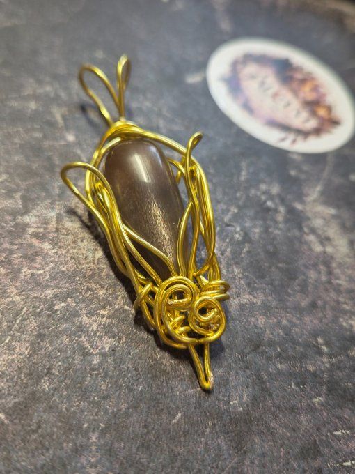 Pendentif Pierre de soleil  -force et confiance  