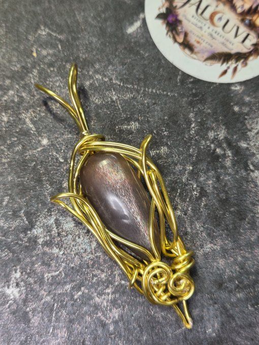 Pendentif Pierre de soleil  -force et confiance  