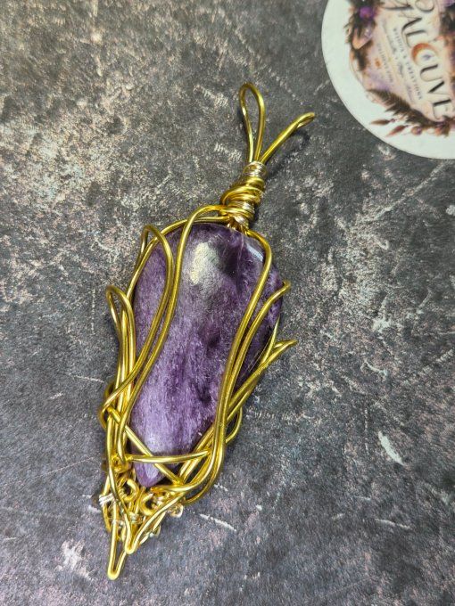 Sylvariel – Pendentif Charoïte Doré | Galouve