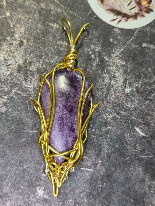 Sylvariel – Pendentif Charoïte Doré | Galouve