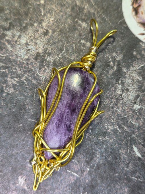 Sylvariel – Pendentif Charoïte Doré | Galouve