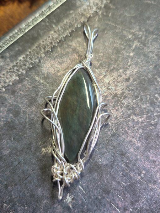 Eryndor – Pendentif Menta Huichol | Galouve