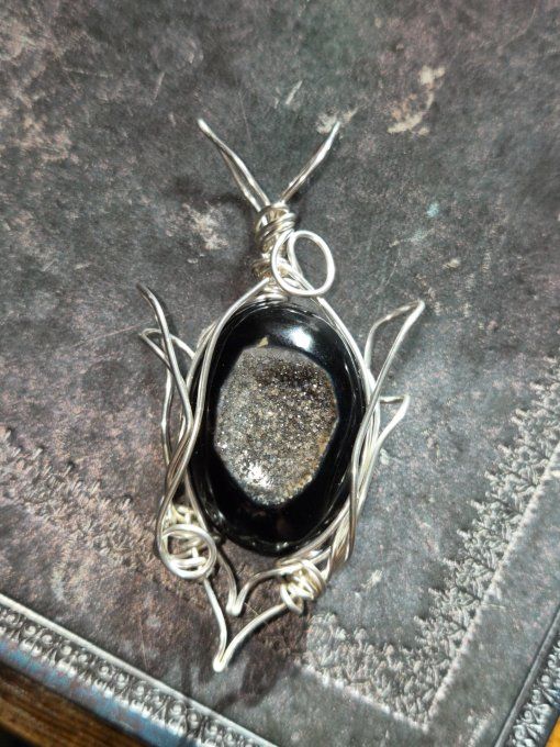 Maëlyndis — Amulette Œil de la Nuit en Onyx Noir