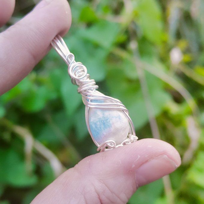 Scheelite -aragonite bleu ✨Équilibre Intuitif et Ouverture Spirituelle