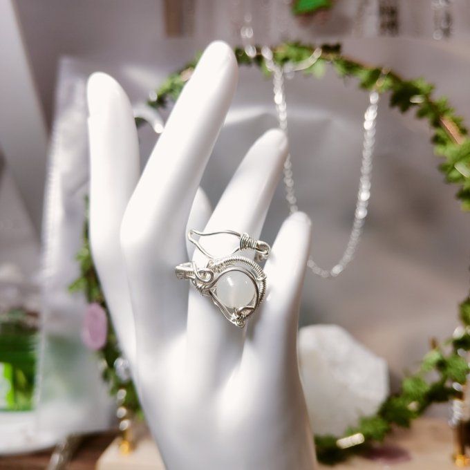 Pierre de lune blanche ( Hecatolite)